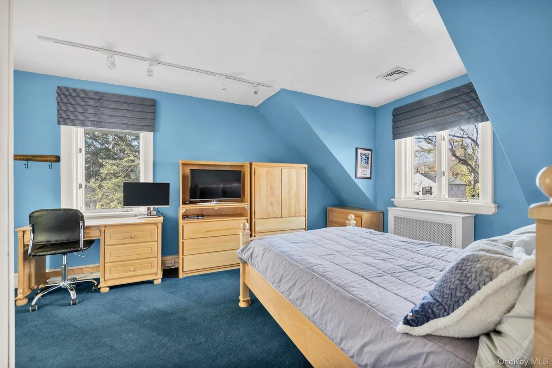 Photo of 10 Clover Drive