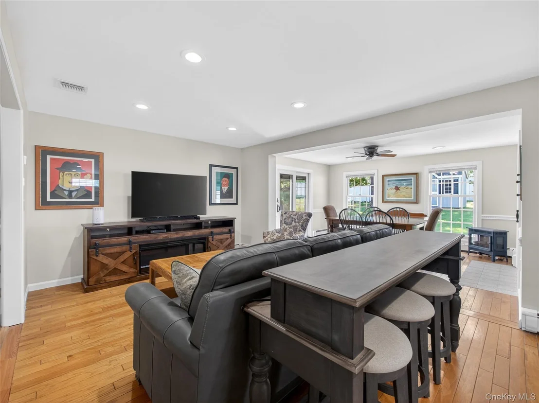 Photo of 42 Chestnut Oval