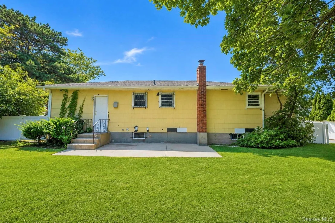 Photo of 334 Robbins Street