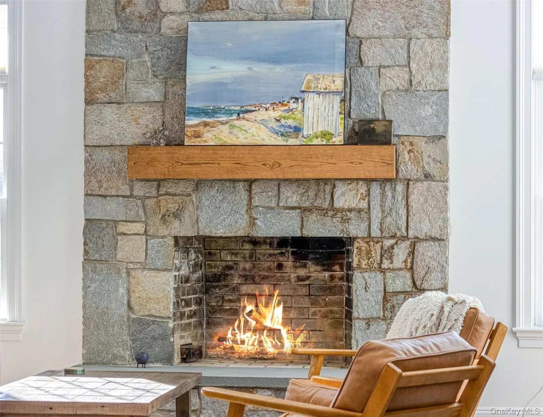 Photo of 350 Laurel Way