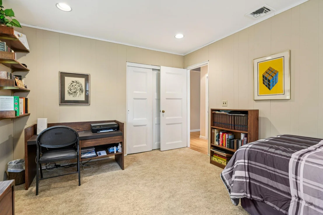 Photo of 904 Woodmere Drive