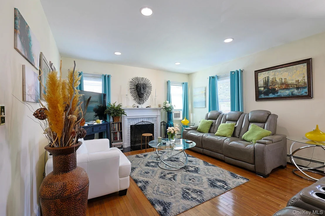 Photo of 42 Streit Avenue