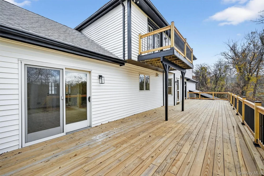 Photo of 33 Crystal Farm Road