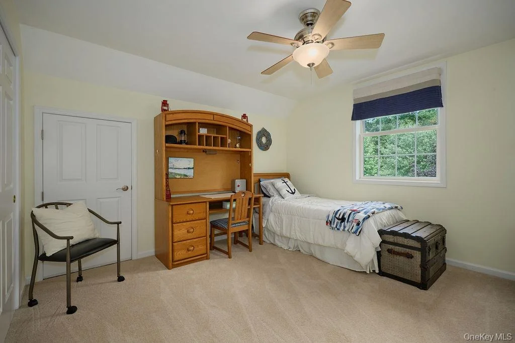Photo of 90 River Road