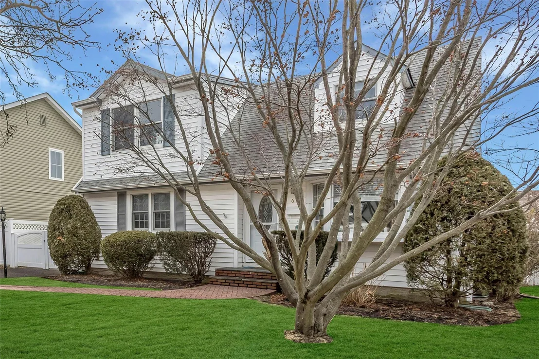 Photo of 61 Audrey Avenue