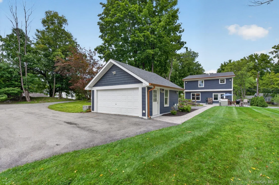 Photo of 42 Colonial Avenue