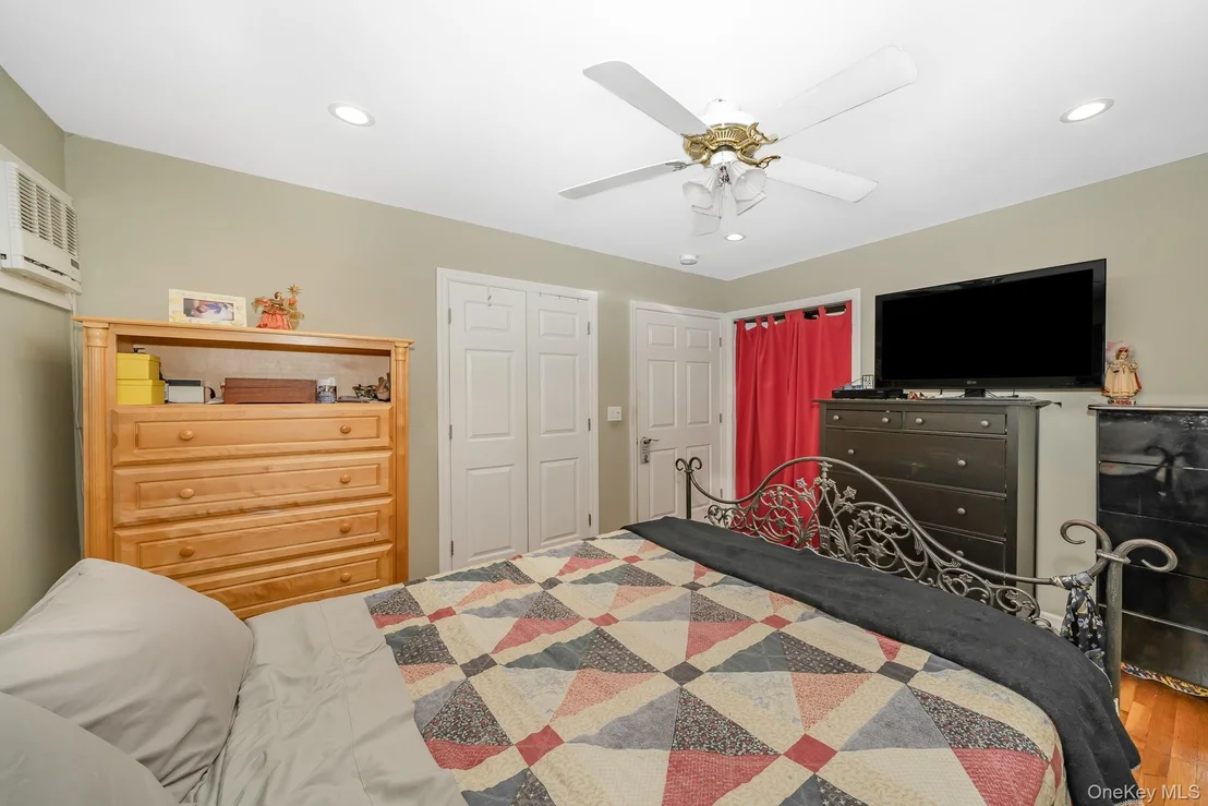 Photo of 827 Bermuda Road
