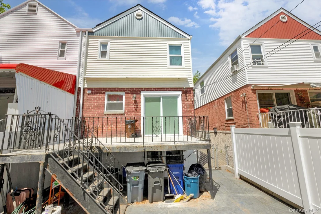 Photo of 3152 Randall Avenue