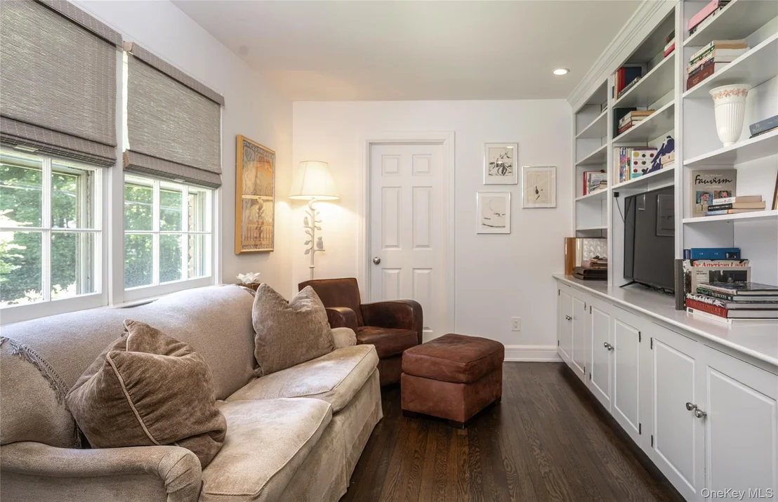 Photo of 15 Laurel Hill Road