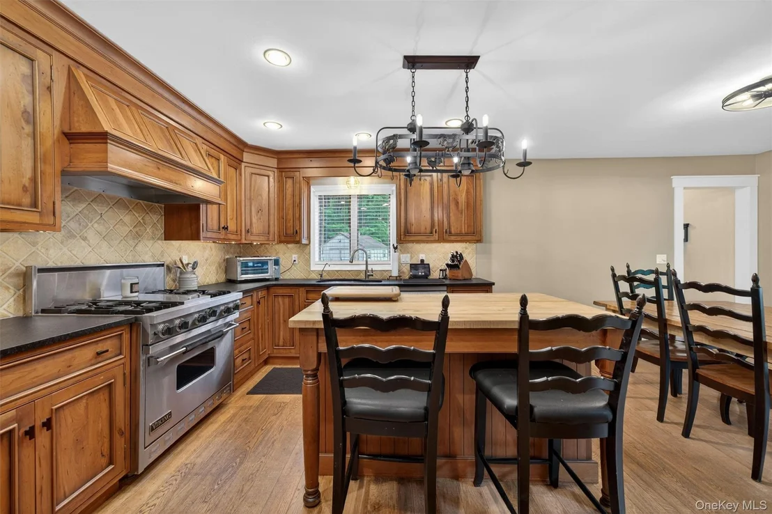 Photo of 233 Hill Road