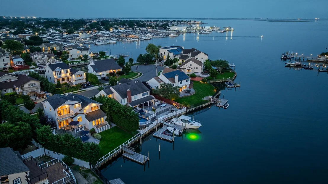 Photo of 2904 Harbor Road