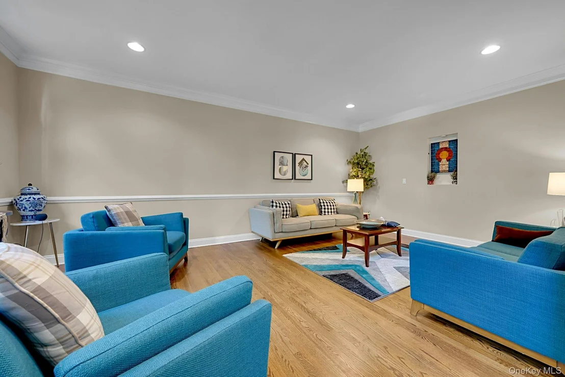 Photo of 16 Eagle Court