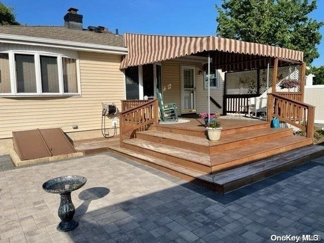Photo of 455 Beacon Avenue