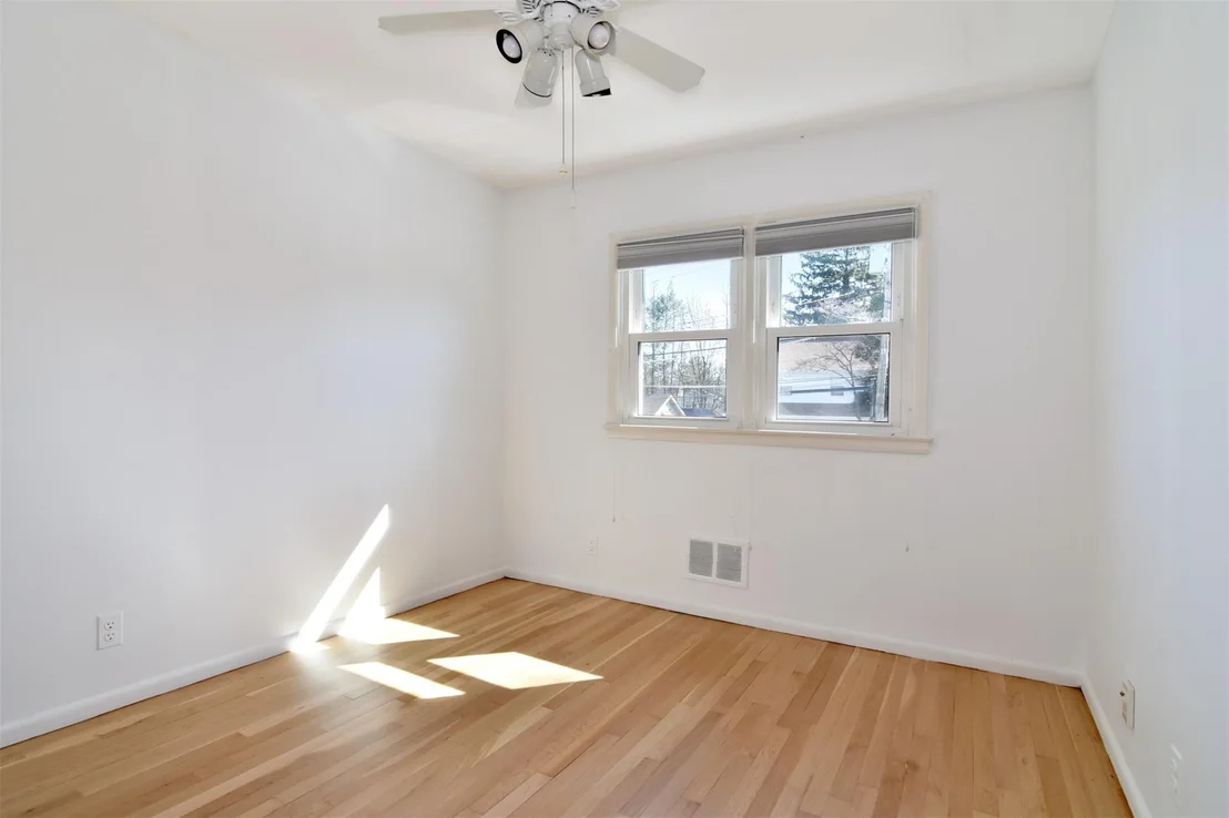 Photo of 435 Carol Place