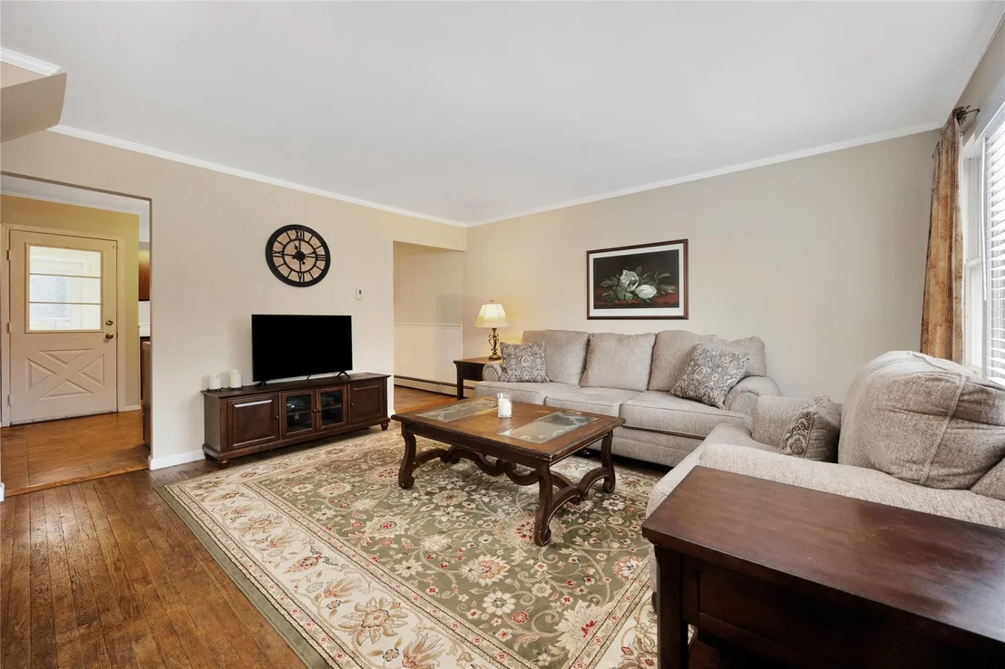 Photo of 40 Maple Avenue