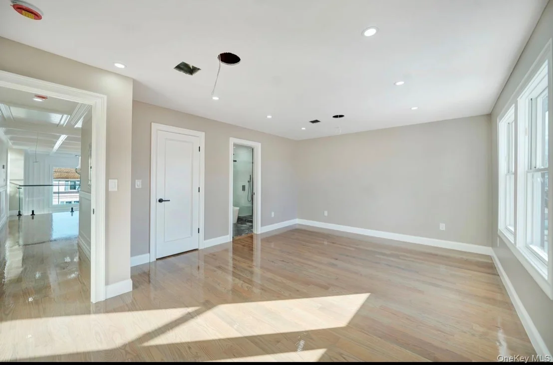 Photo of 340 Doris Avenue