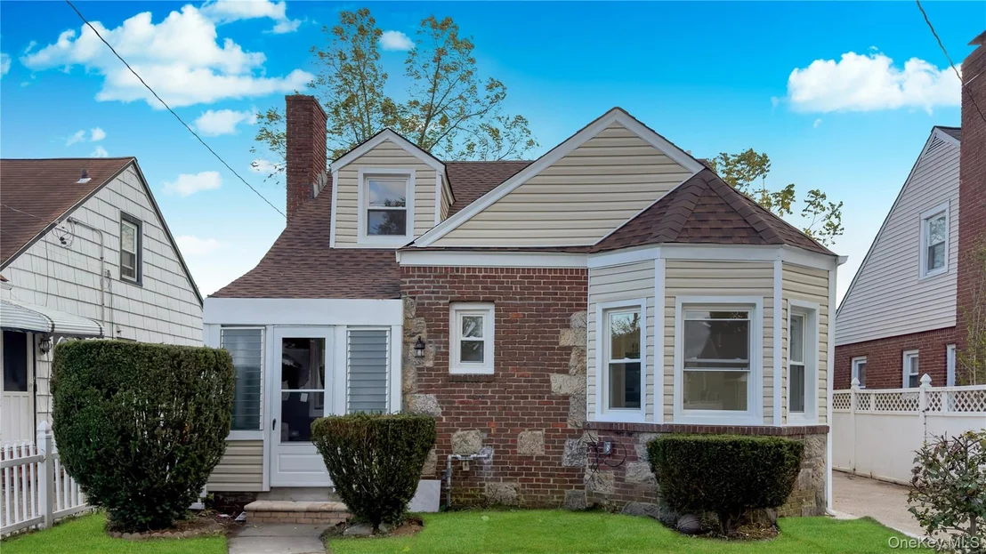 Photo of 138 Windsor Parkway