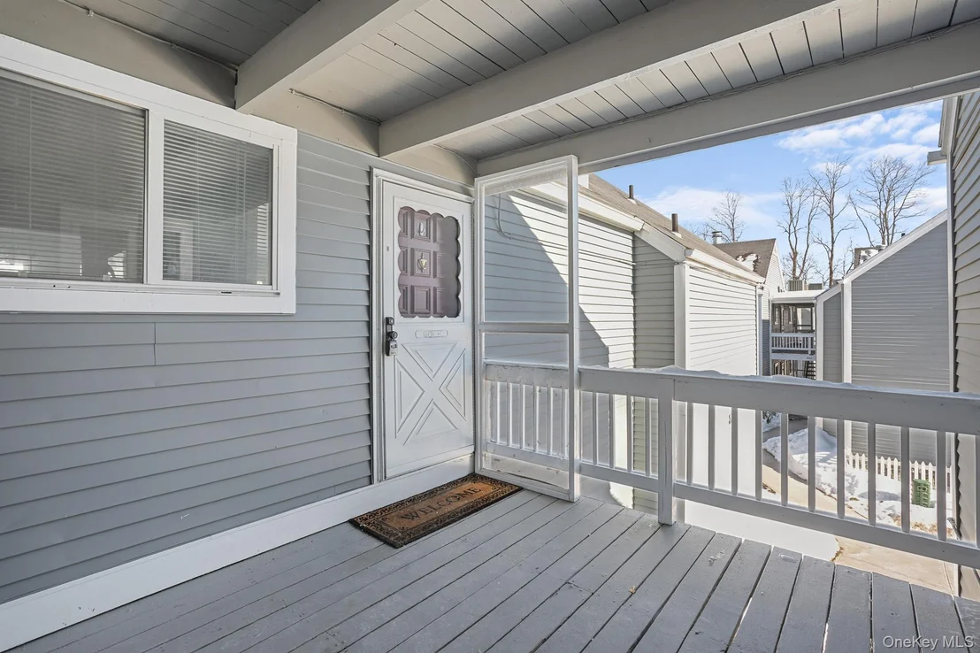 Photo of Unit H at 401 Commons Way