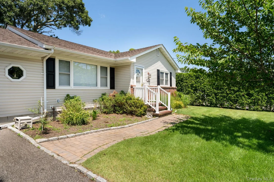 Photo of 23 Staller Boulevard