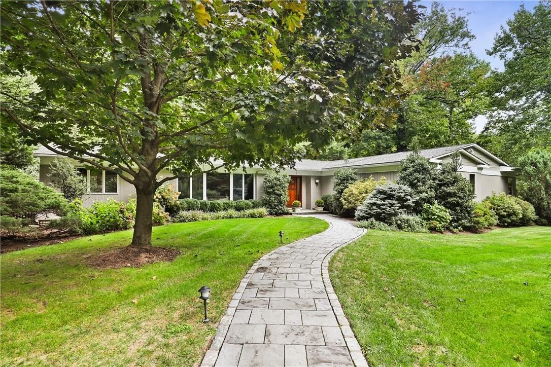 Photo of 2 Winding Brook Drive