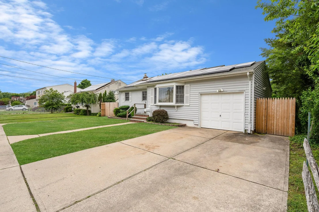 Photo of 781 Bermuda Road