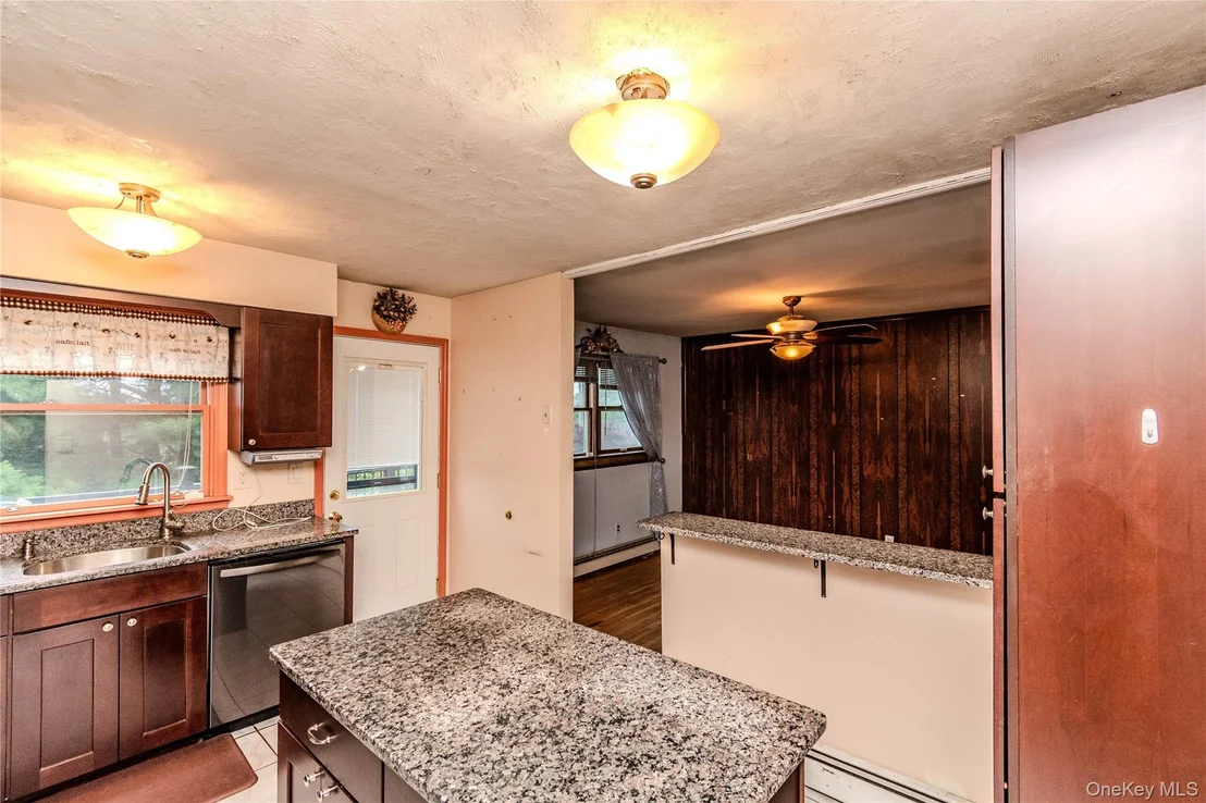 Photo of 6 Bates Circle