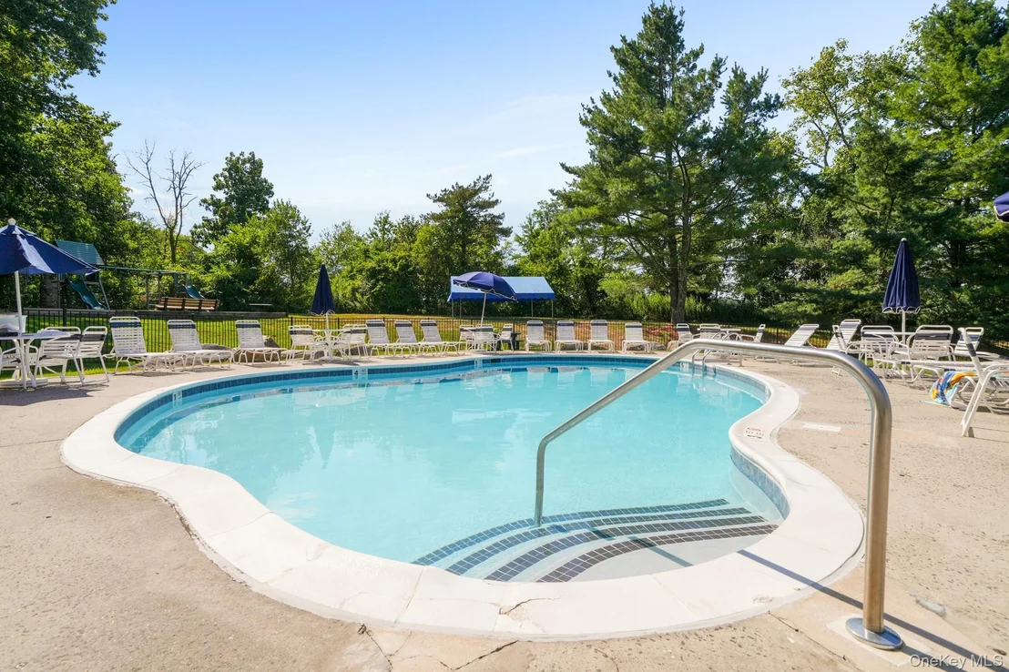 Photo of 105 Williamsburg Drive
