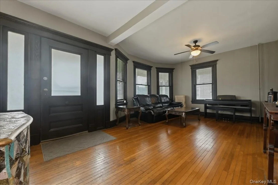 Photo of 991 Cottage Place