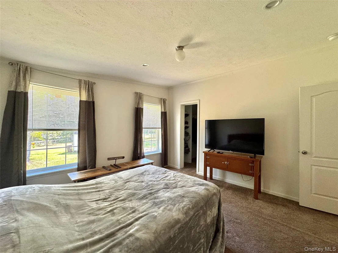 Photo of 484 Edison Timmerman Road