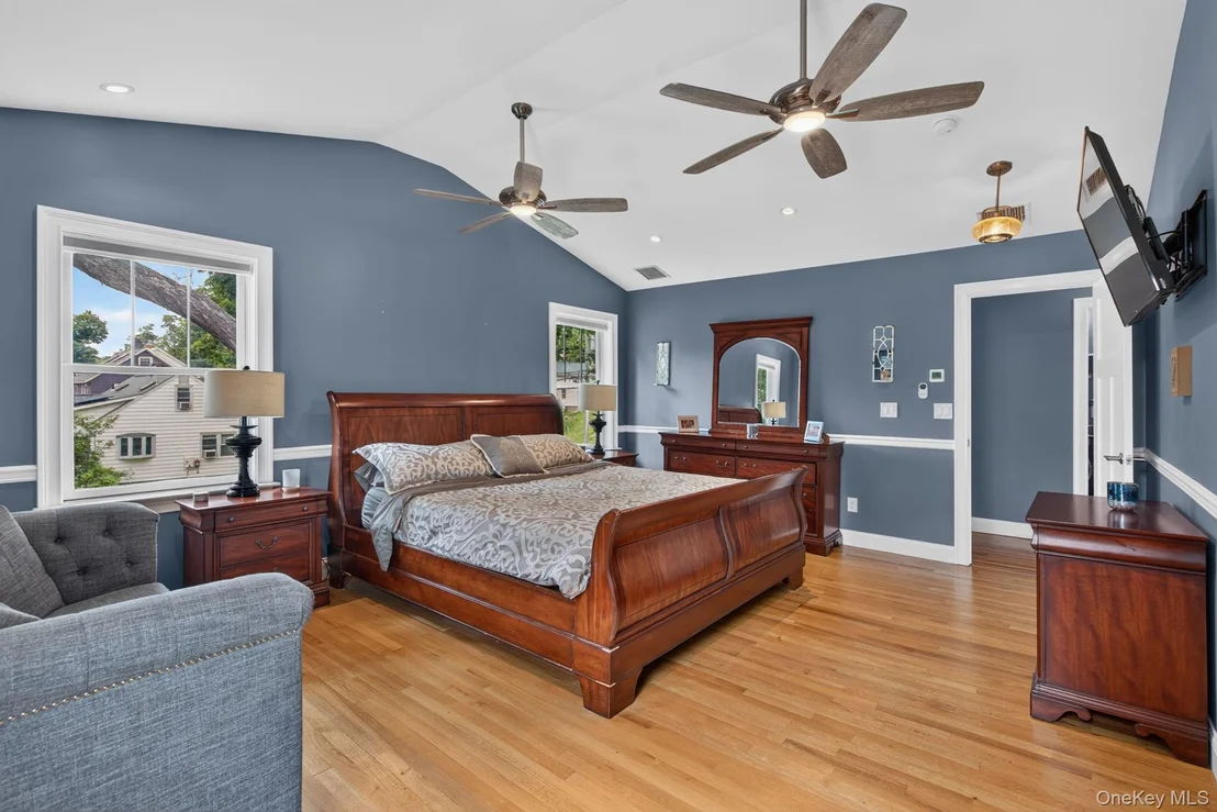 Photo of 42 Colonial Avenue