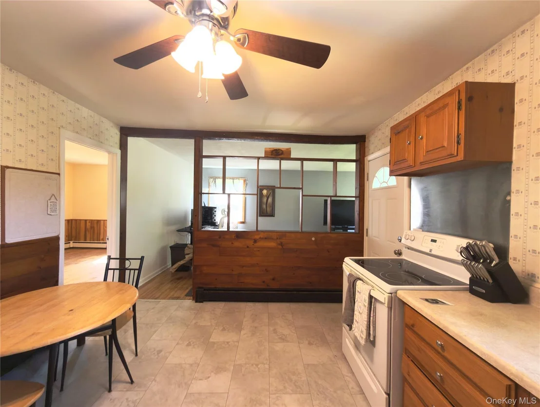 Photo of 52 Holt Road