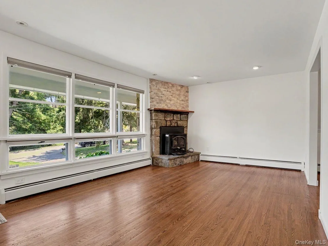 Photo of 11 Leona Drive