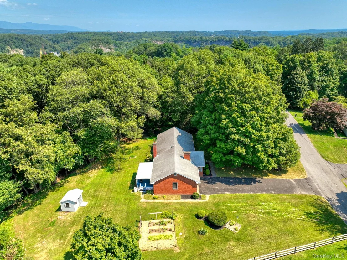 Photo of 146 Schultz Lane