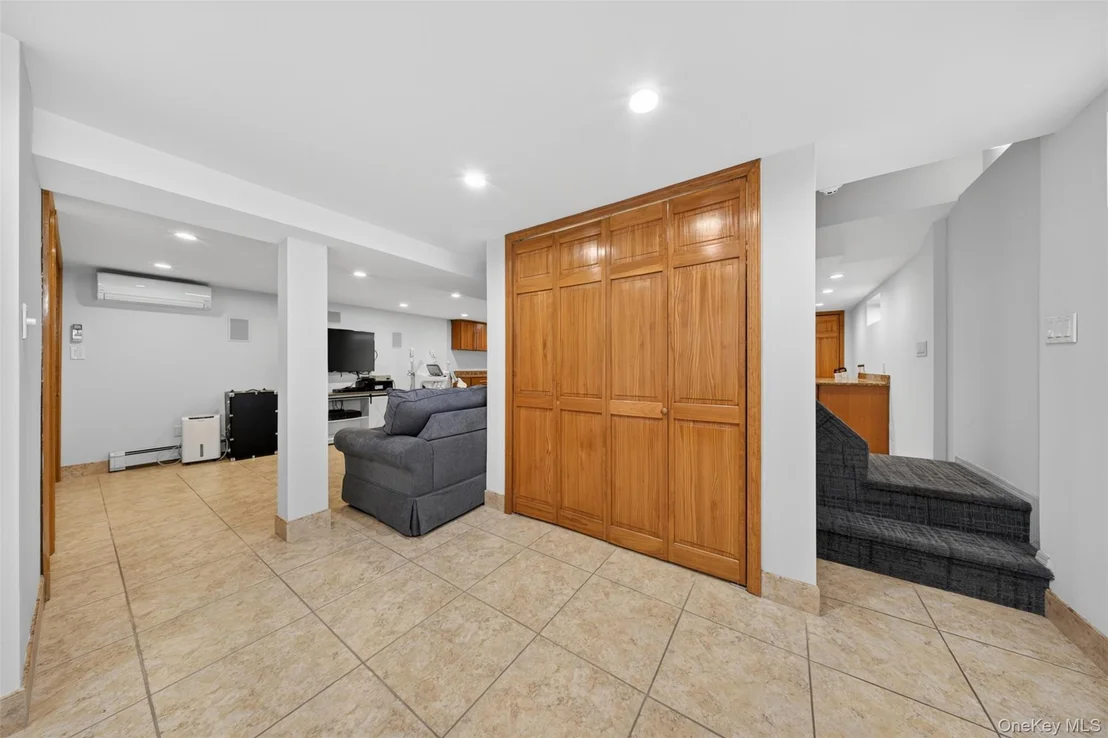Photo of 162-11 12th Road
