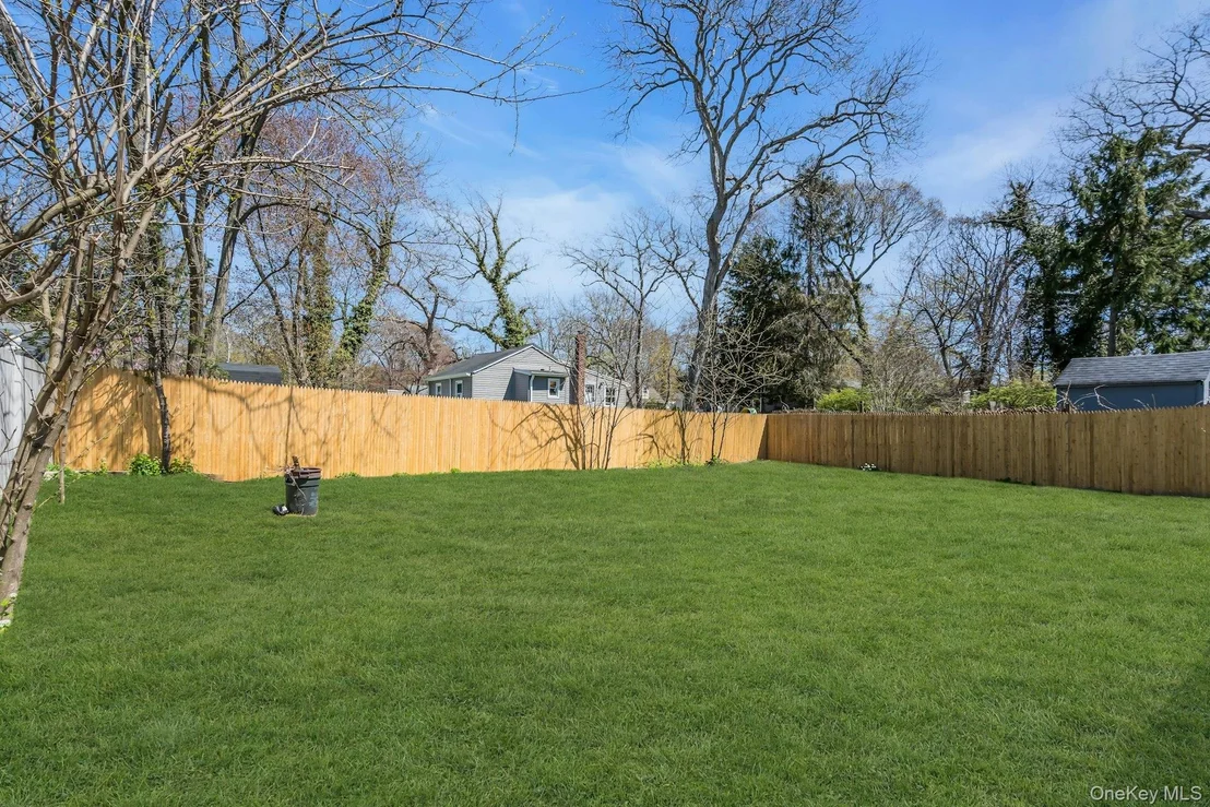 Photo of 133 Lakeview Drive