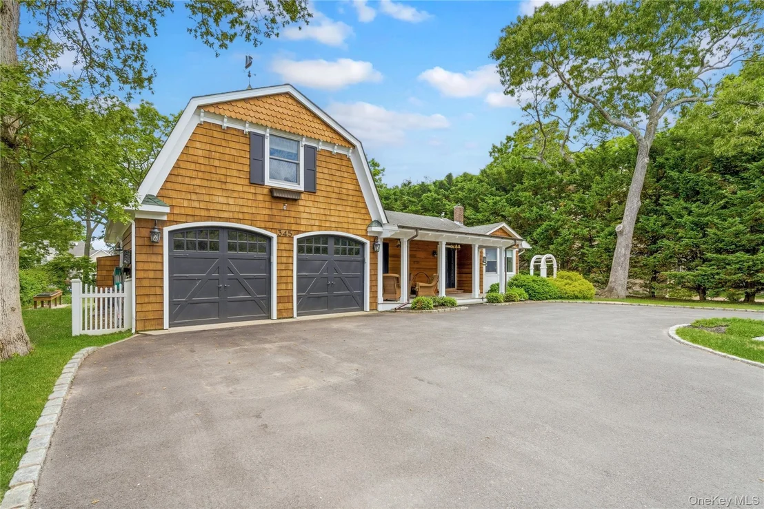 Photo of 345 Bartley Road