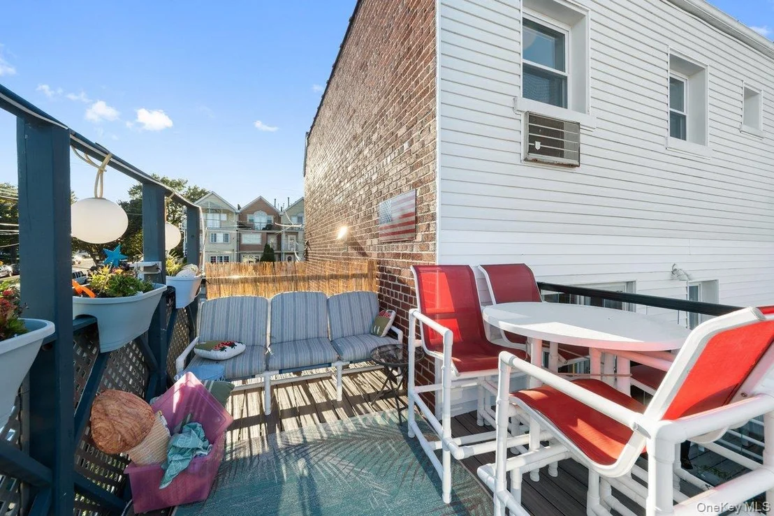 Photo of 902 Dean Avenue