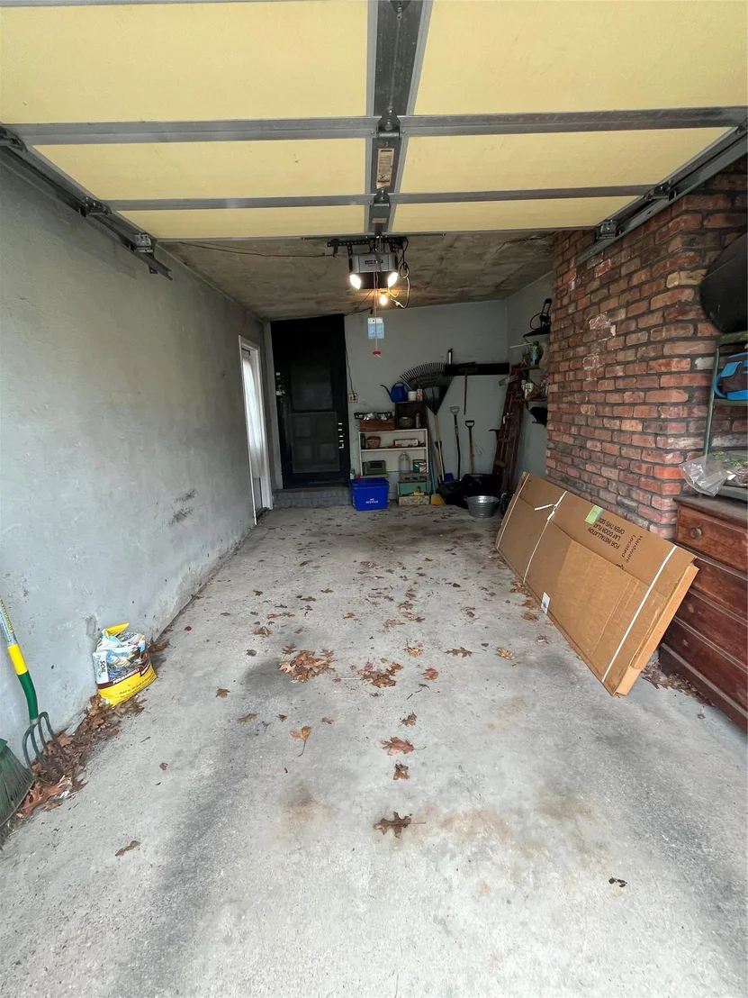 Photo of 1598 Benedict Place