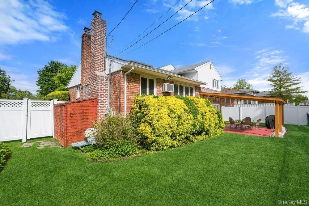 Photo of 8 Pasadena Drive