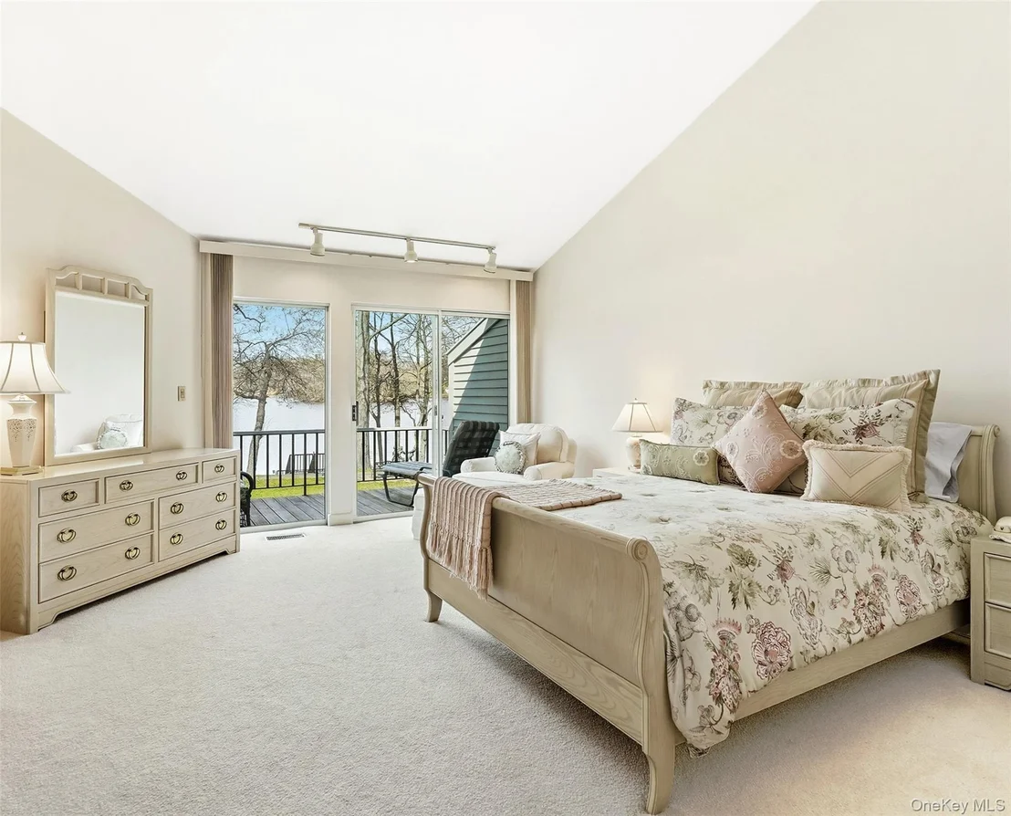 Photo of 35 Waterside Close
