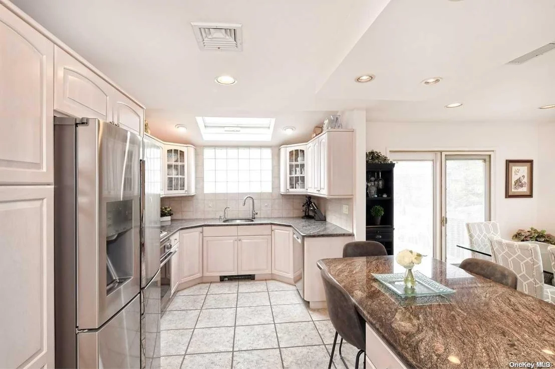 Photo of 2864 Shore Drive