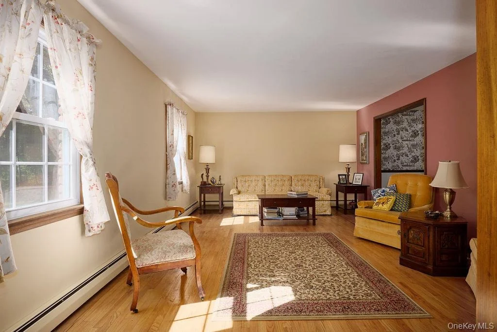 Photo of 10 Stoutenburgh Drive
