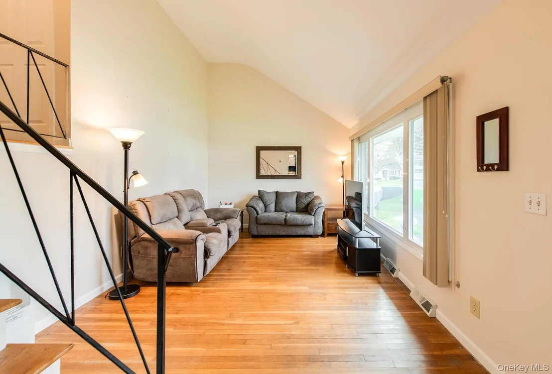 Photo of 4 Edgewood Drive