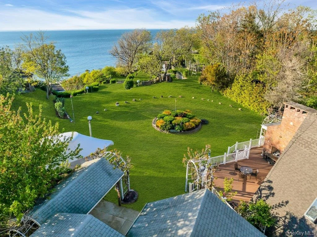 Photo of 995 Red Fox Road