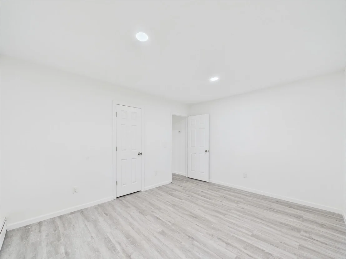 Photo of 170 Mastic Boulevard