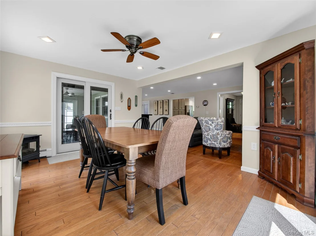 Photo of 42 Chestnut Oval
