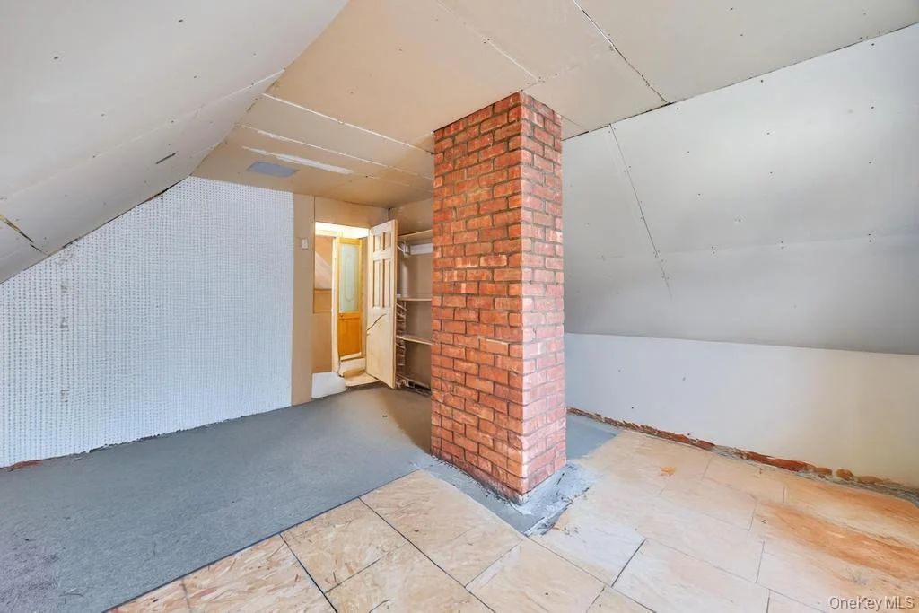 Photo of 142 Blacksmith Road E