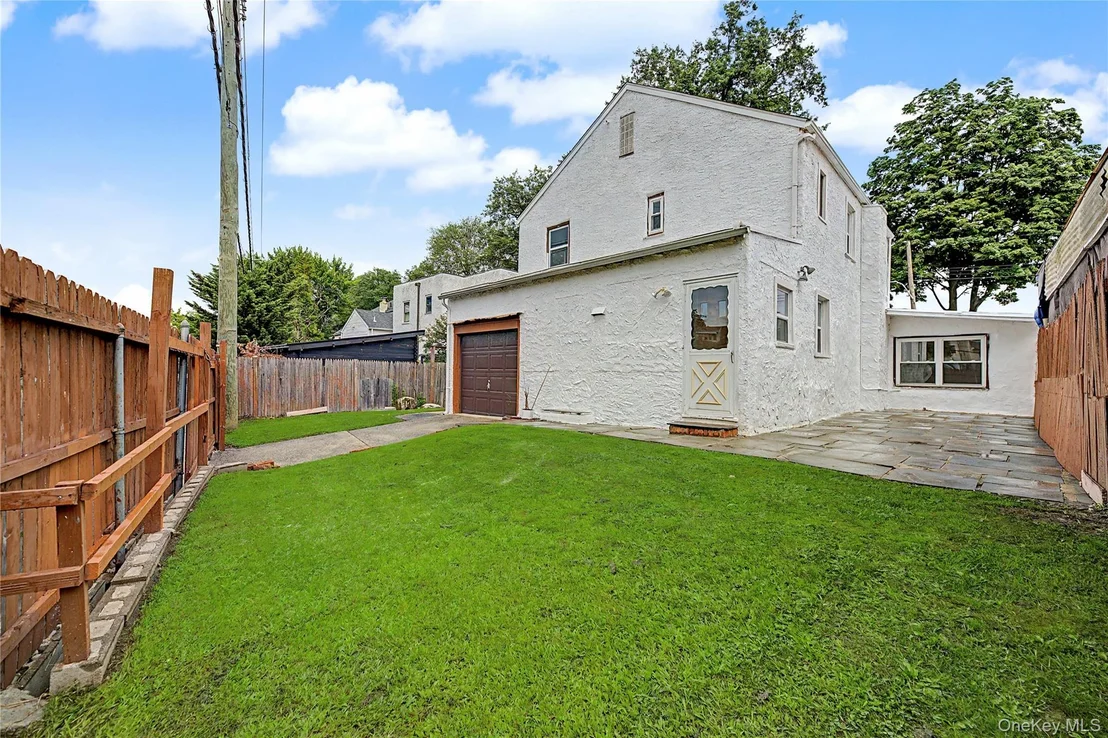 Photo of 25 Longmeadow Road