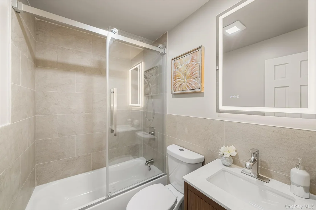 Photo of 3260 Shore Road