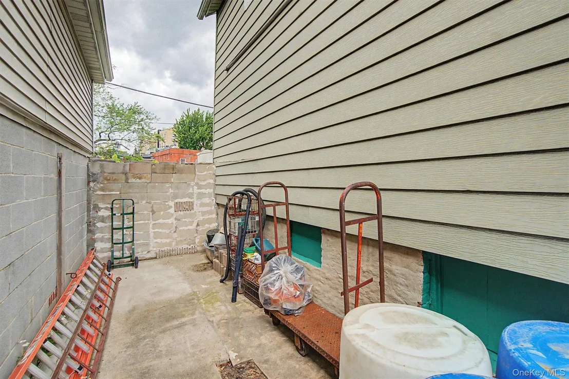 Photo of 1608 Merry Avenue